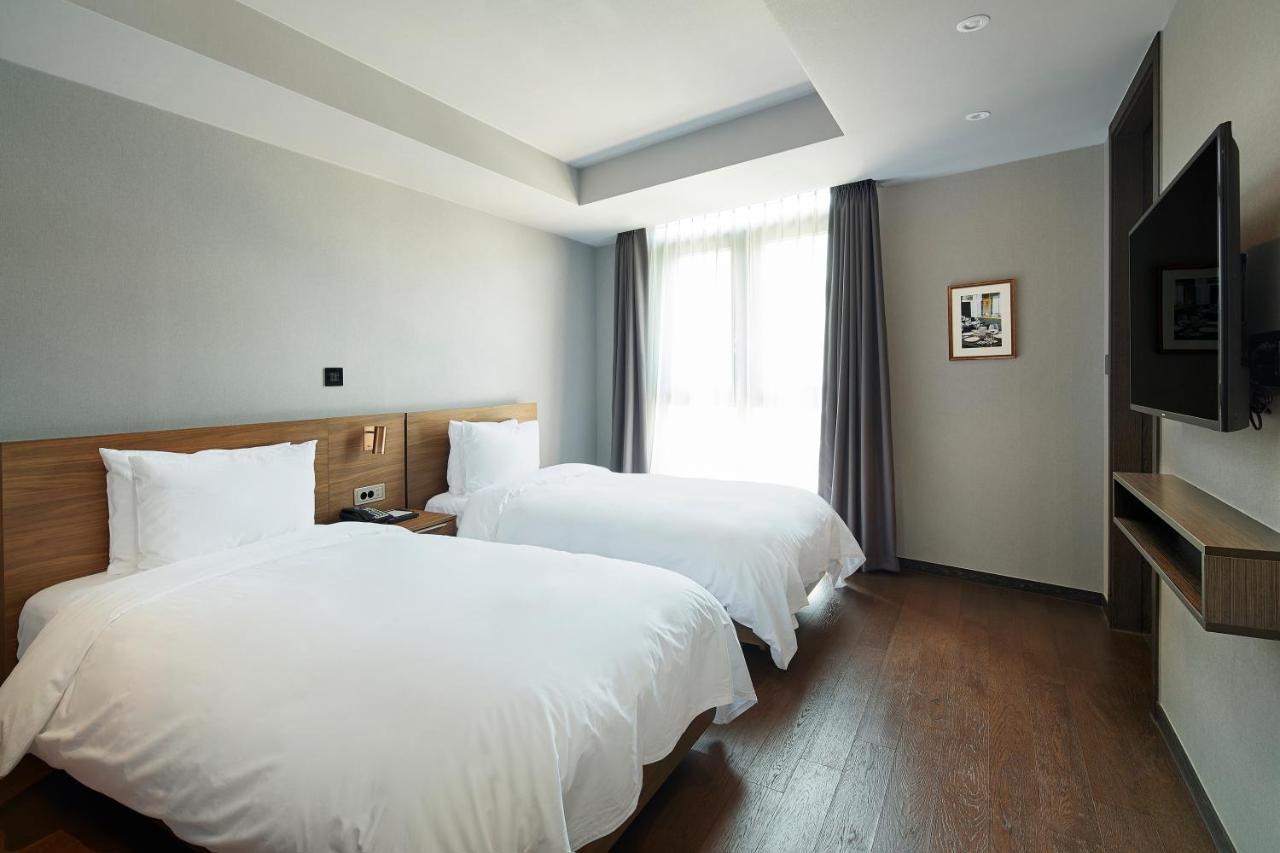 เจมส์ จอยซ์ คอฟฟีเทล เอลิต โซล  Hotel ภายนอก รูปภาพ