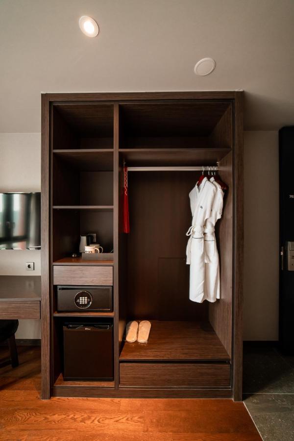 เจมส์ จอยซ์ คอฟฟีเทล เอลิต โซล  Hotel ภายนอก รูปภาพ