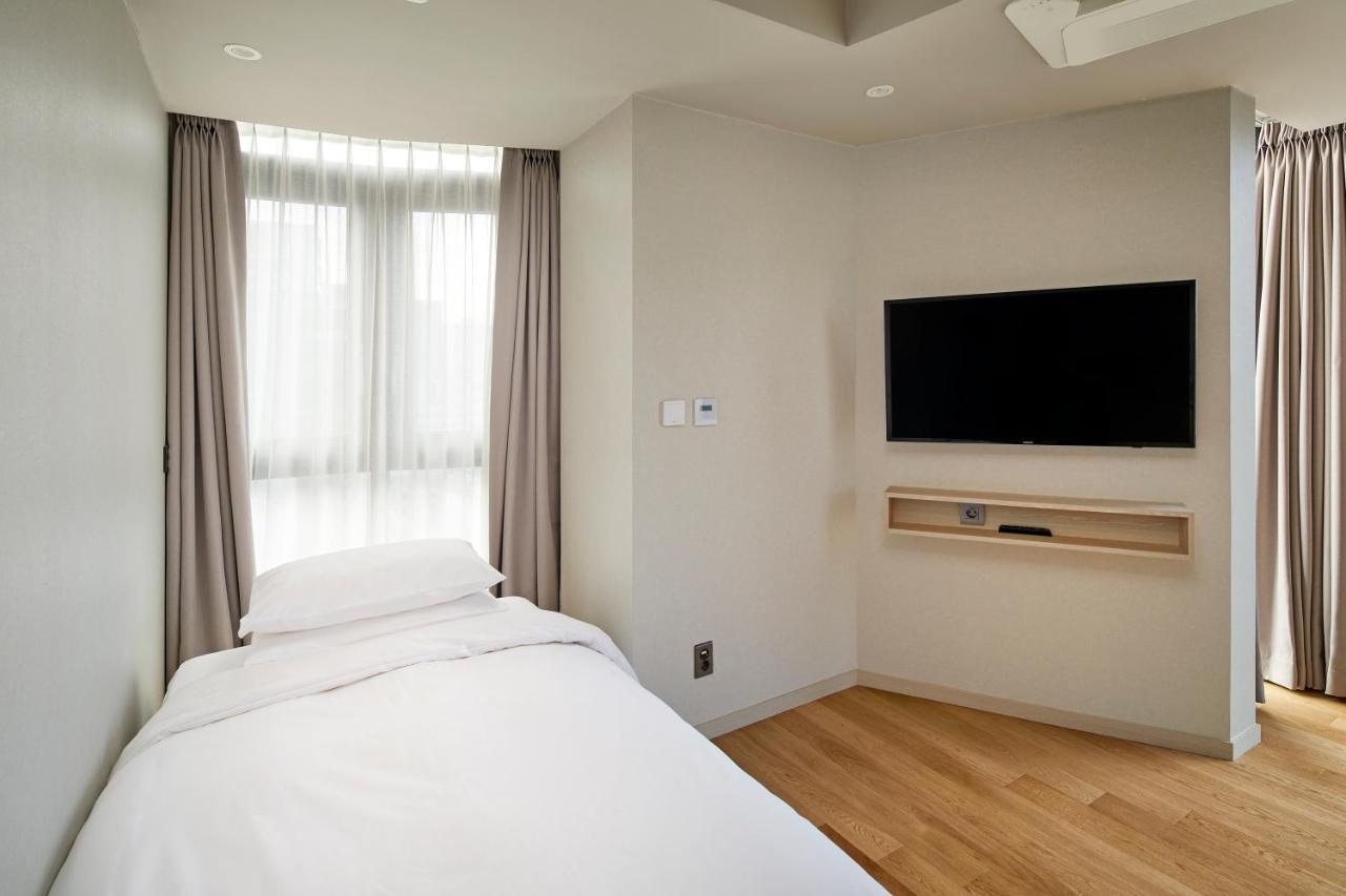 เจมส์ จอยซ์ คอฟฟีเทล เอลิต โซล  Hotel ภายนอก รูปภาพ